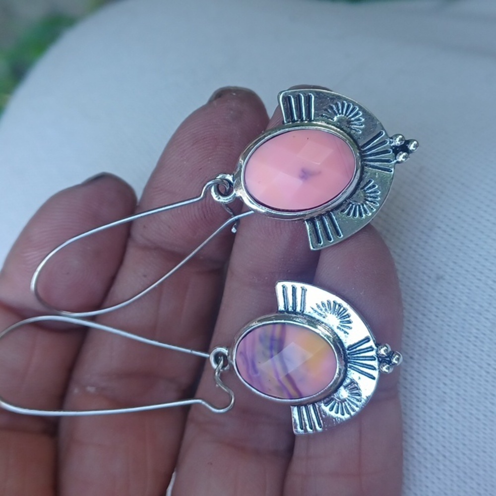 Faceted pink turquoise, silver plate,navajo ,earrings!So pretty?! - Picture 5 of 5